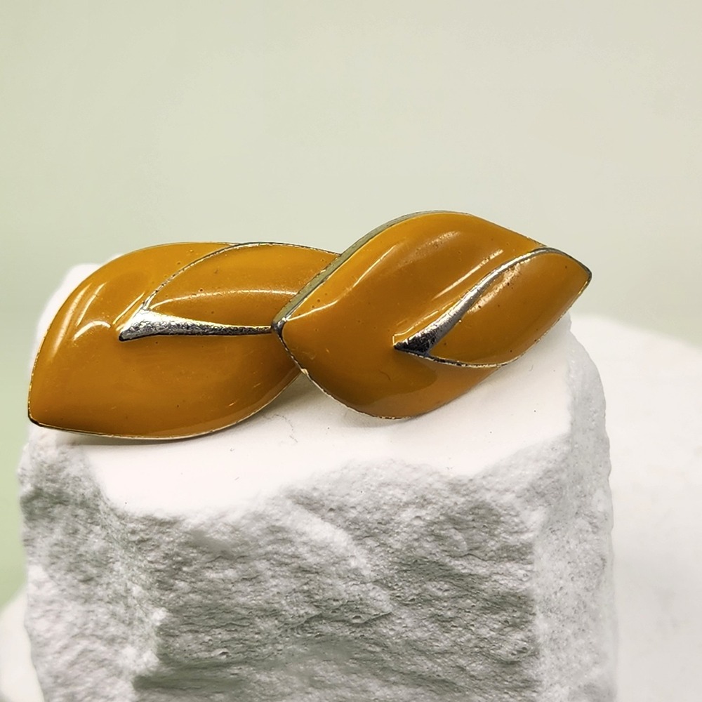 Vintage Mustard Yellow Enamel Silver Tone Leaf Clip On Earrings Retro Statement
